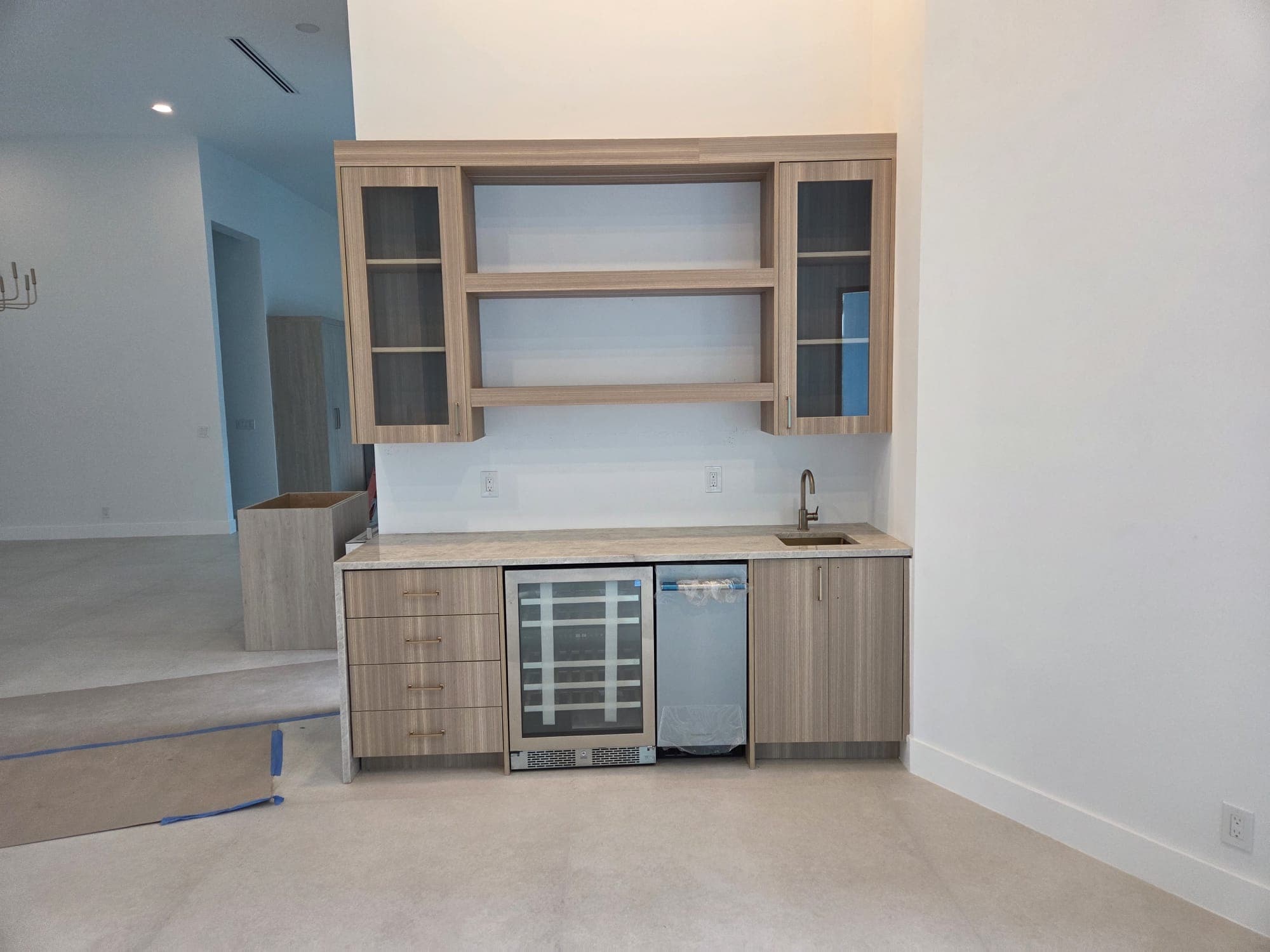 Custom wall unit by COPLASA