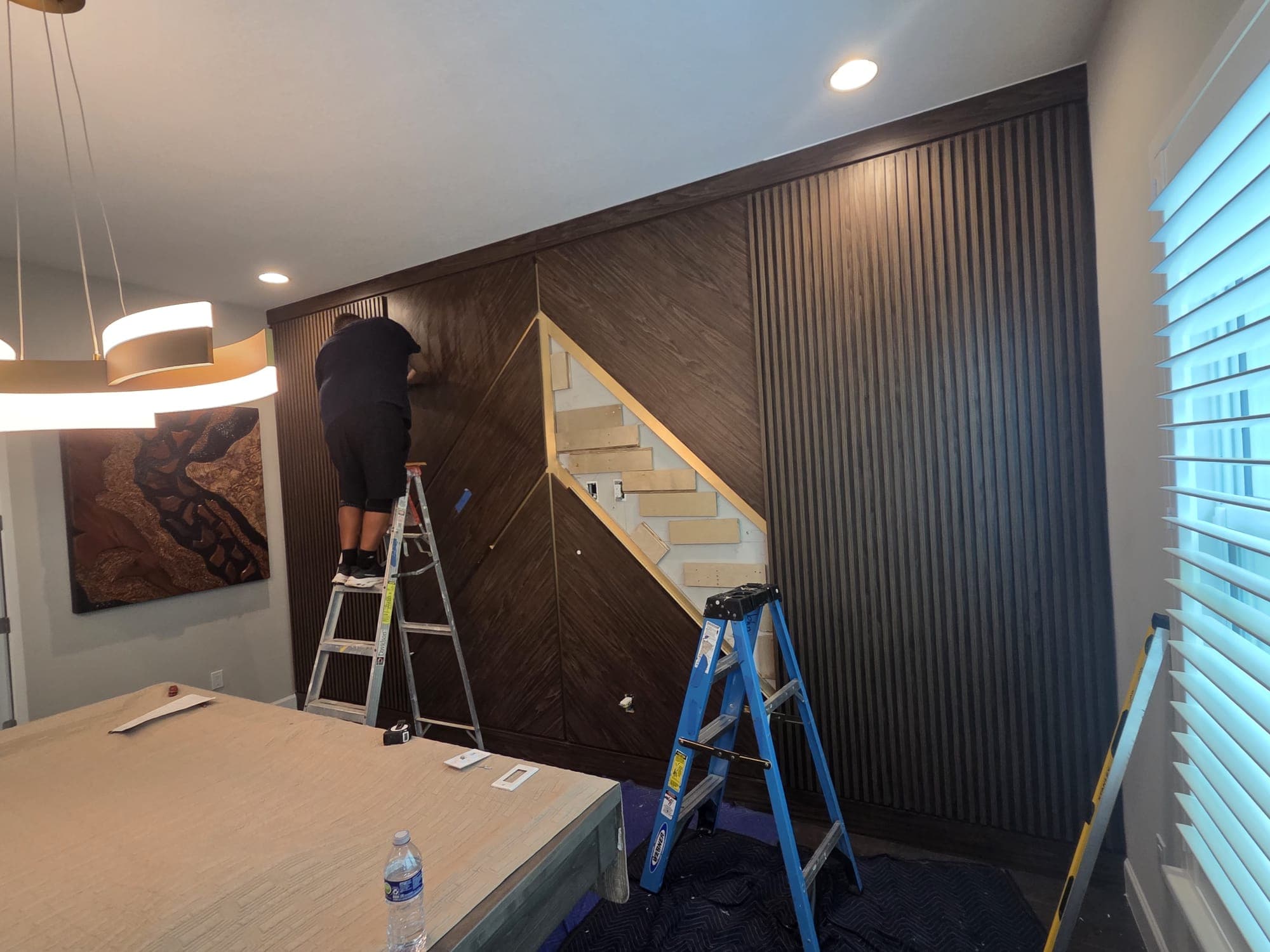 Decorative wall panel installation by COPLASA