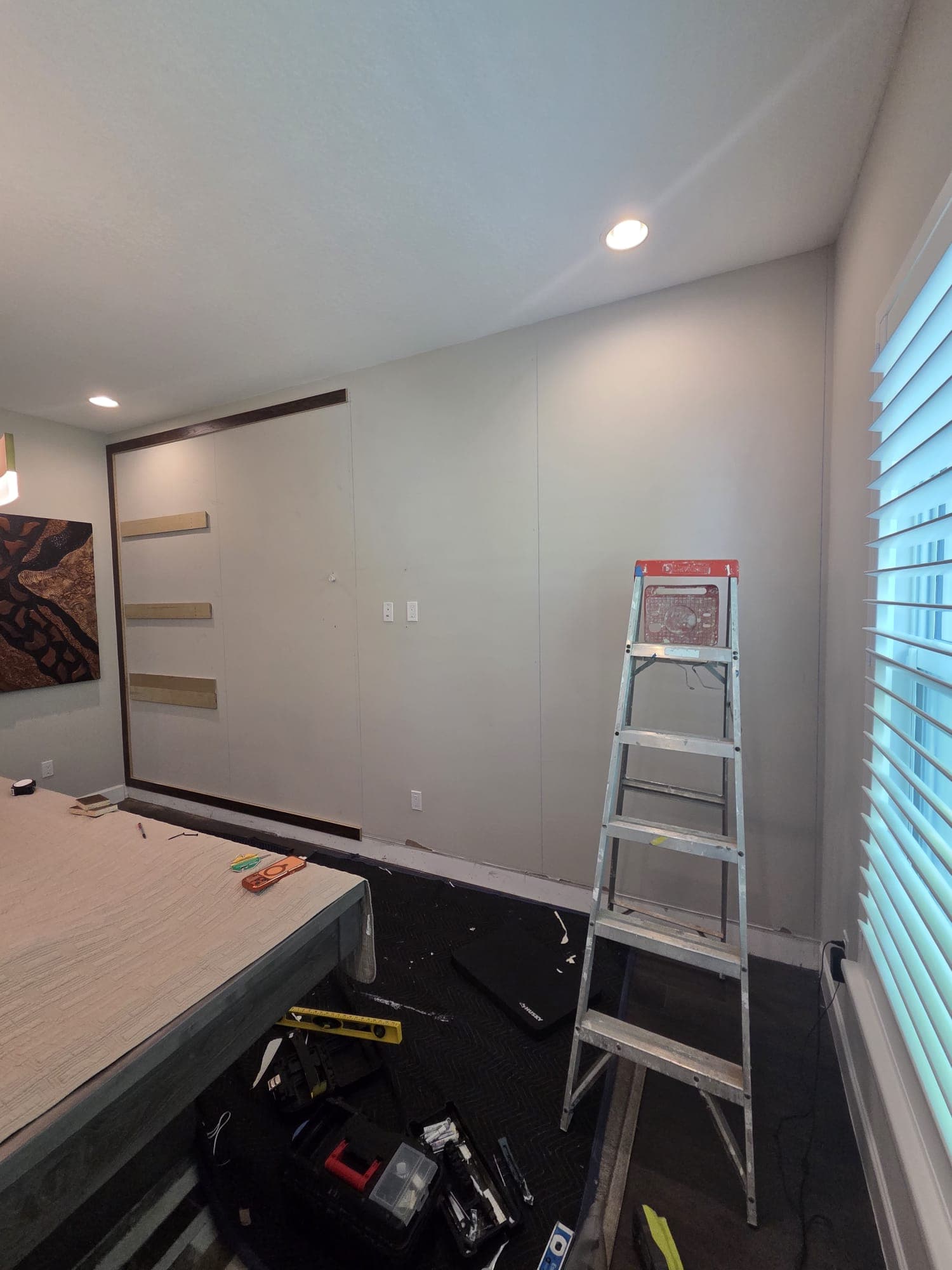 Decorative wall panel installation by COPLASA