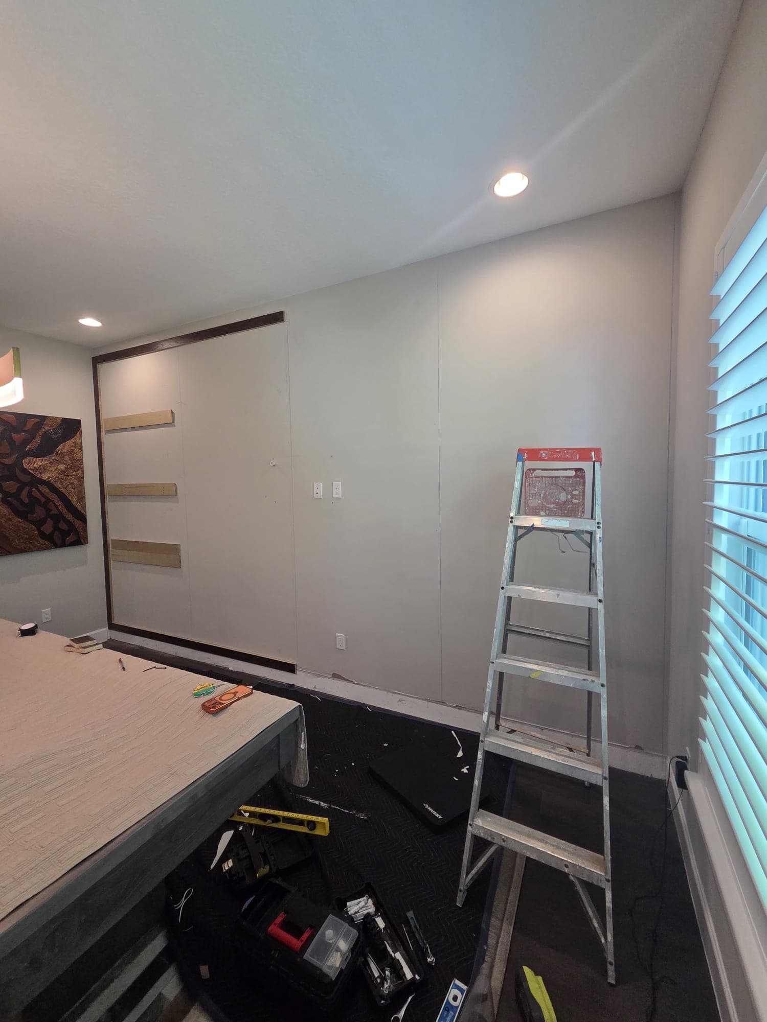 Decorative wall panel installation by COPLASA
