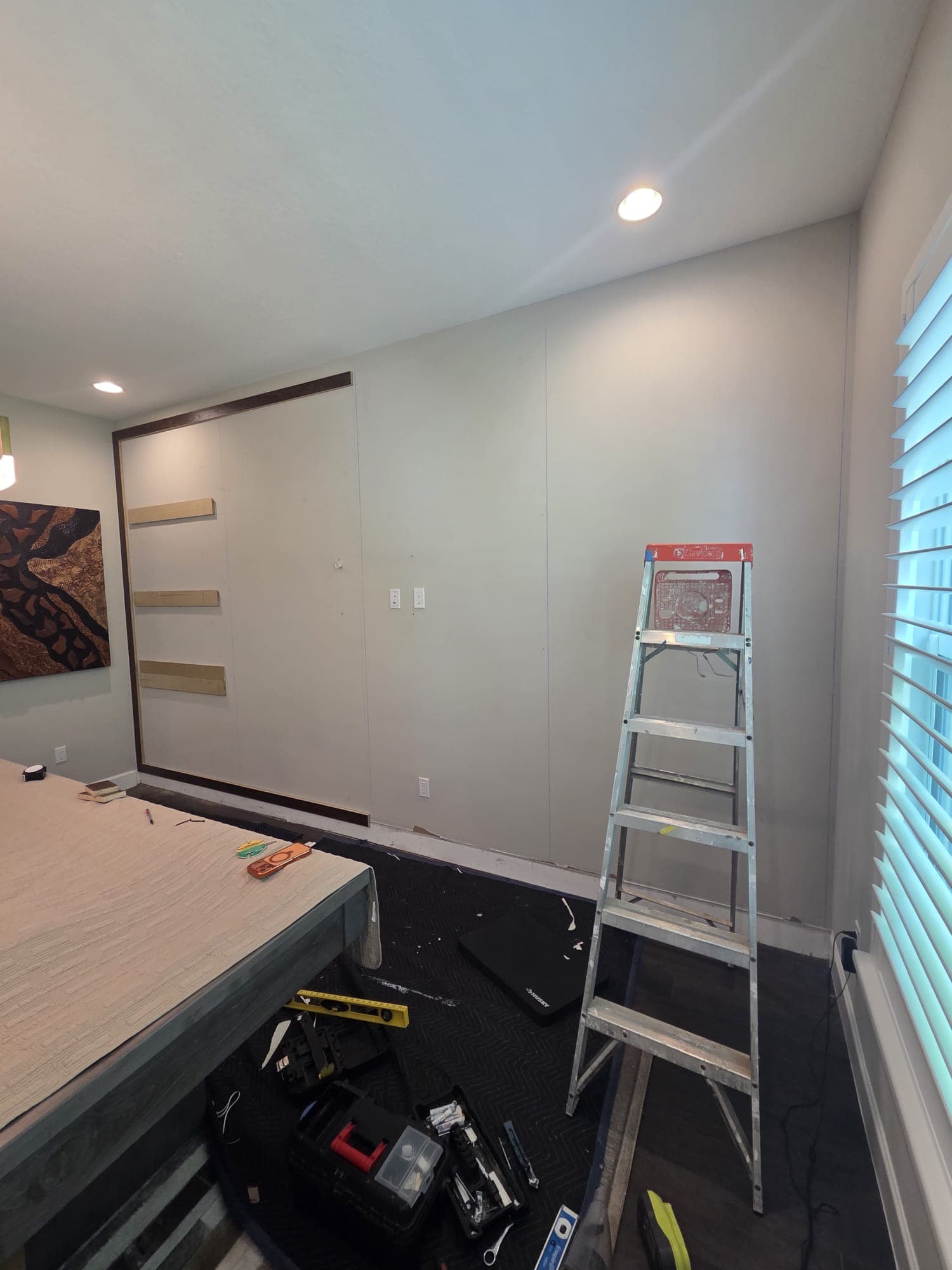 Decorative wall panel installation by COPLASA