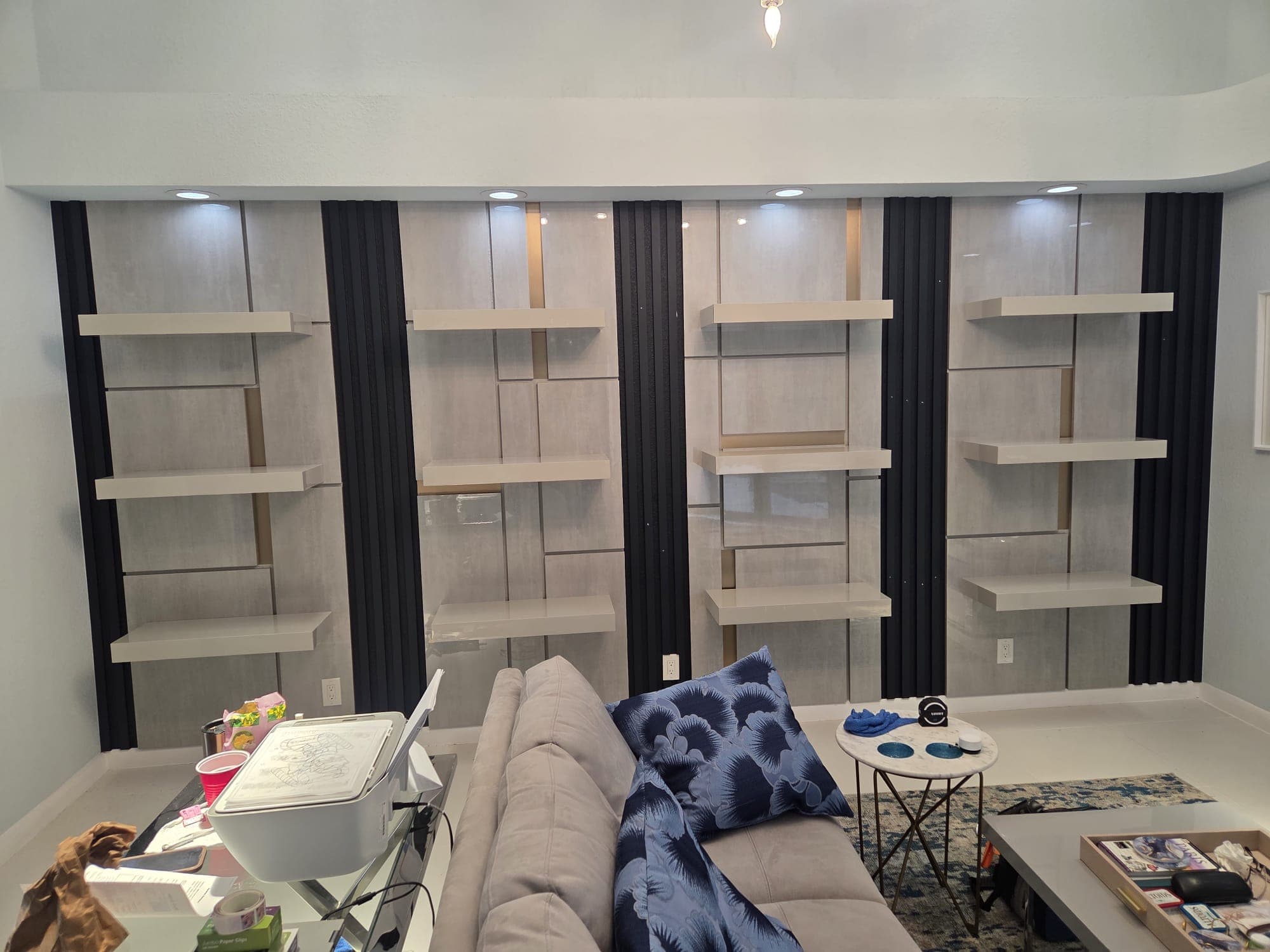 Custom wall unit by COPLASA