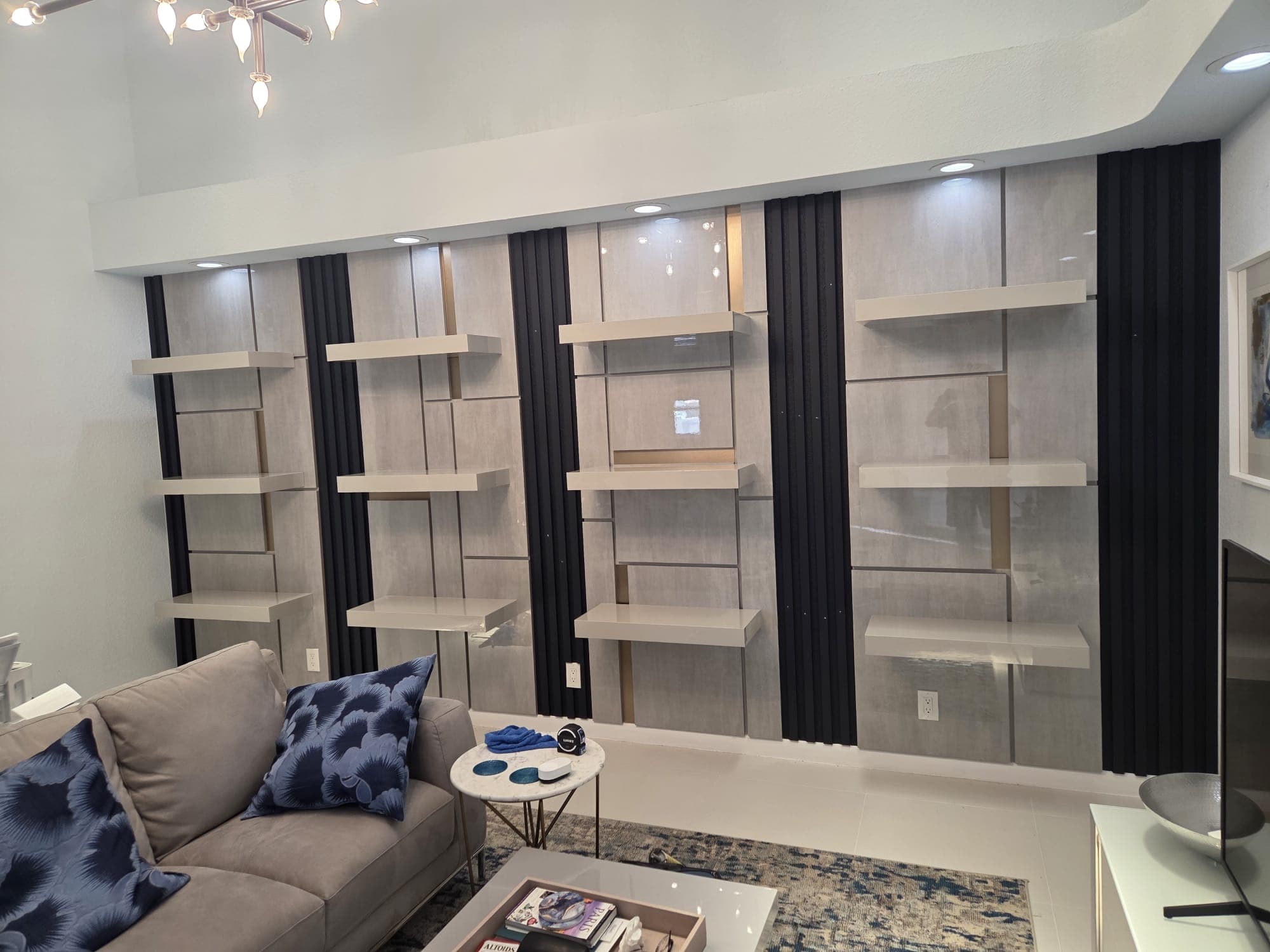 Custom wall unit by COPLASA