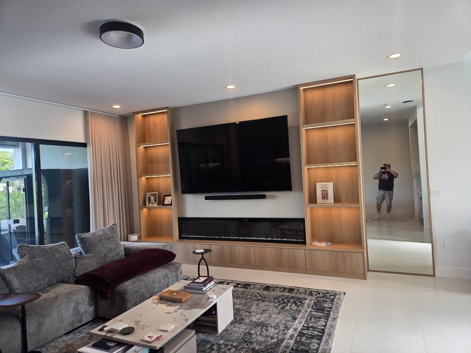 Custom wall unit by COPLASA