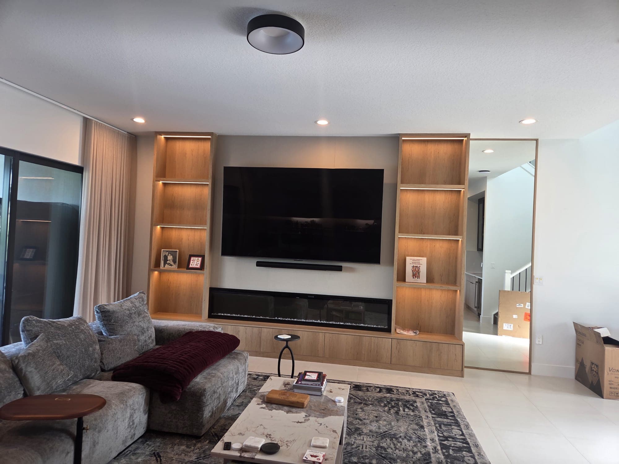 Custom wall unit by COPLASA